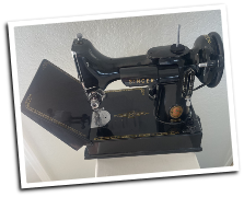 SINGER 221 FEATHERWEIGHT BLACK RARE RED S SEWING MACHINE 1961